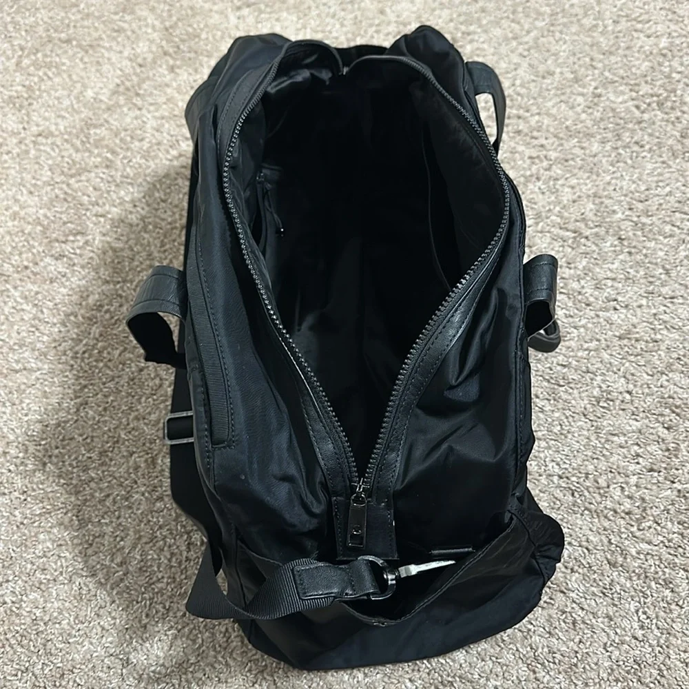 Lululemon - Picture 6 of 10